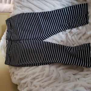 NY&C cropped straight leg pant.  Black with white stripes. Size 14
